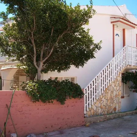 Spacious In With Garden View 65 M² *