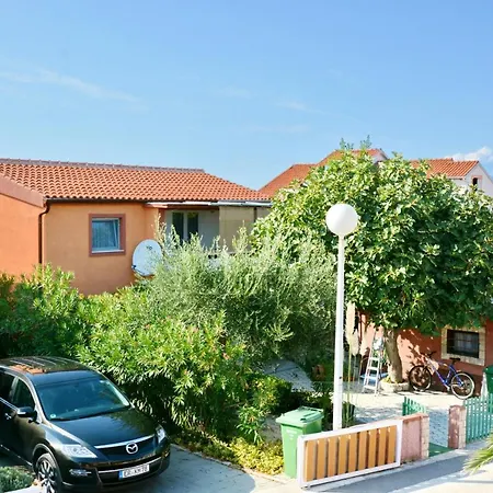아파트 Spacious In With Garden View 65 M²