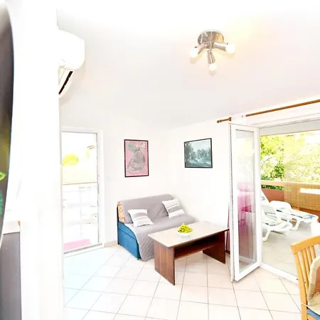 Spacious In With Garden View 65 M² *