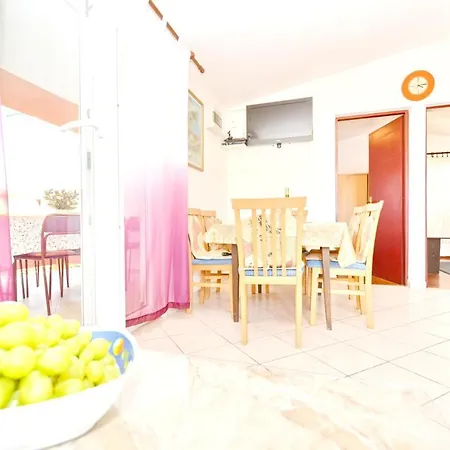 Spacious In With Garden View 65 M² *