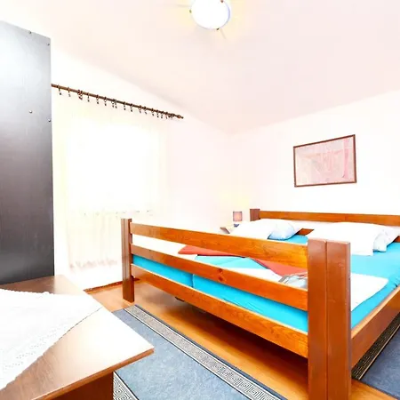 아파트 Spacious In With Garden View 65 M² *